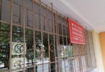 Kolejki przed bibliotekami. Książki wróciły do łask