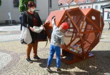 Polkowice. Od dziś można wrzucać nakrętki do specjalnego kosza