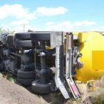 Cysterna w rowie ,droga zamknięta