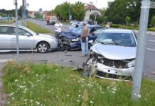 Jedno wymuszenie, trzy auta rozbite