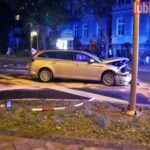 Skosił barierki i uszkodził budynek – foto