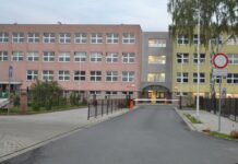 Koronawirus. Uczniowie podstawówki w domu do wtorku