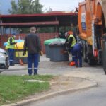 Sokola i Leśna w oparach śmieci bio. Odpady na chodniku, smród w powietrzu