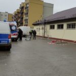 Monter fotowoltaiki spadł z dachu marketu Dino