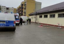 Monter fotowoltaiki spadł z dachu marketu Dino