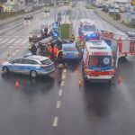 Zderzenie dwóch pojazdów na skrzyżowaniu Hutniczej i Jana Pawła II – FOTO