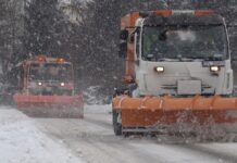 Służby porządkowe pracują non stop