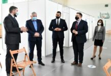 Punkt szczepień przygotowany na szóstkę