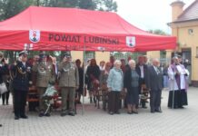 W hołdzie ofiarom w Dniu Sybiraka – FOTO