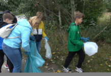 Poszli sprzątać po tych co nie dbają