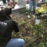 Wolontariusze KGHM wysprzątali zapomniane nagrobki