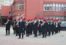 Msza święta i kwiaty pod pomnikiem Wyżykowskiego – FOTO