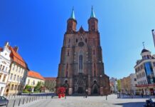 Pomysł na majówkę? Zwiedzanie kościoła Mariackiego w Legnicy