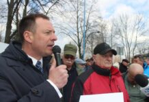 Emeryci-górnicy z ZG Lubin chcą równego traktowania. Protestują – FOTO