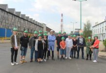 Z okazji Dnia Hutnika zwiedzali hutę – FOTO