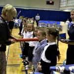 Ślubowanie i pasowanie w SP 4