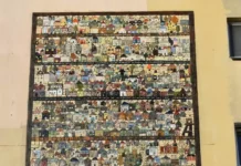 Oficjalne odsłonięcie efektownej mozaiki ceramicznej “Domakietki”