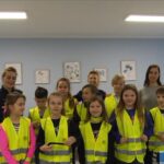 Dzieci i policjanci razem dbają o seniorów – FILM