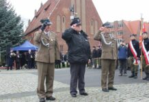 Msza święta, kwiaty i hołd – FOTO