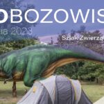 Nocowanie pod gołym niebem z dinozaurami