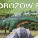 Nocowanie pod gołym niebem w obecności dinozaurów