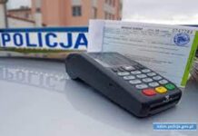 Przedłużono płatności bezgotówkowe za mandaty w policji