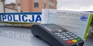 Przedłużono płatności bezgotówkowe za mandaty w policji