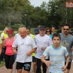 52 bieg parkrun przy słonecznej pogodzie.
