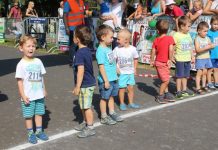 Mali sportowcy i Bieg Dinusia