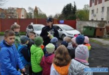 Przedszkolaki na komendzie