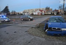 Zasnął i zderzył się z lampą